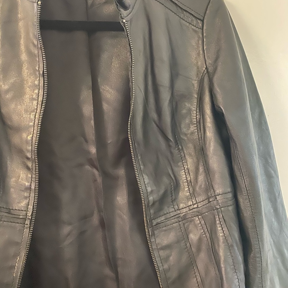Soft leather zip up jacket - Picture 12 of 12